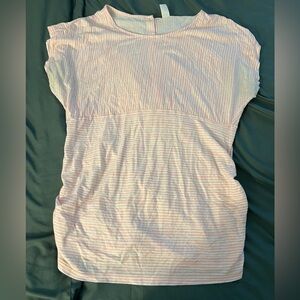 Old Navy maternity t-shirt